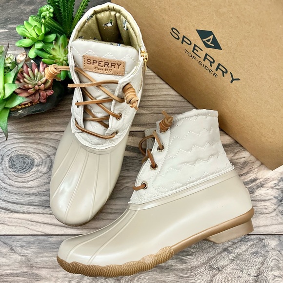 Sperry Shoes - ❌SOLD❌NIB Sperry Top Sider Saltwater Chevron Quilted Shaft Nylon Duck Boot Ivory